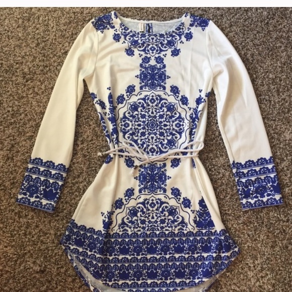 Dresses & Skirts - Patterned dress