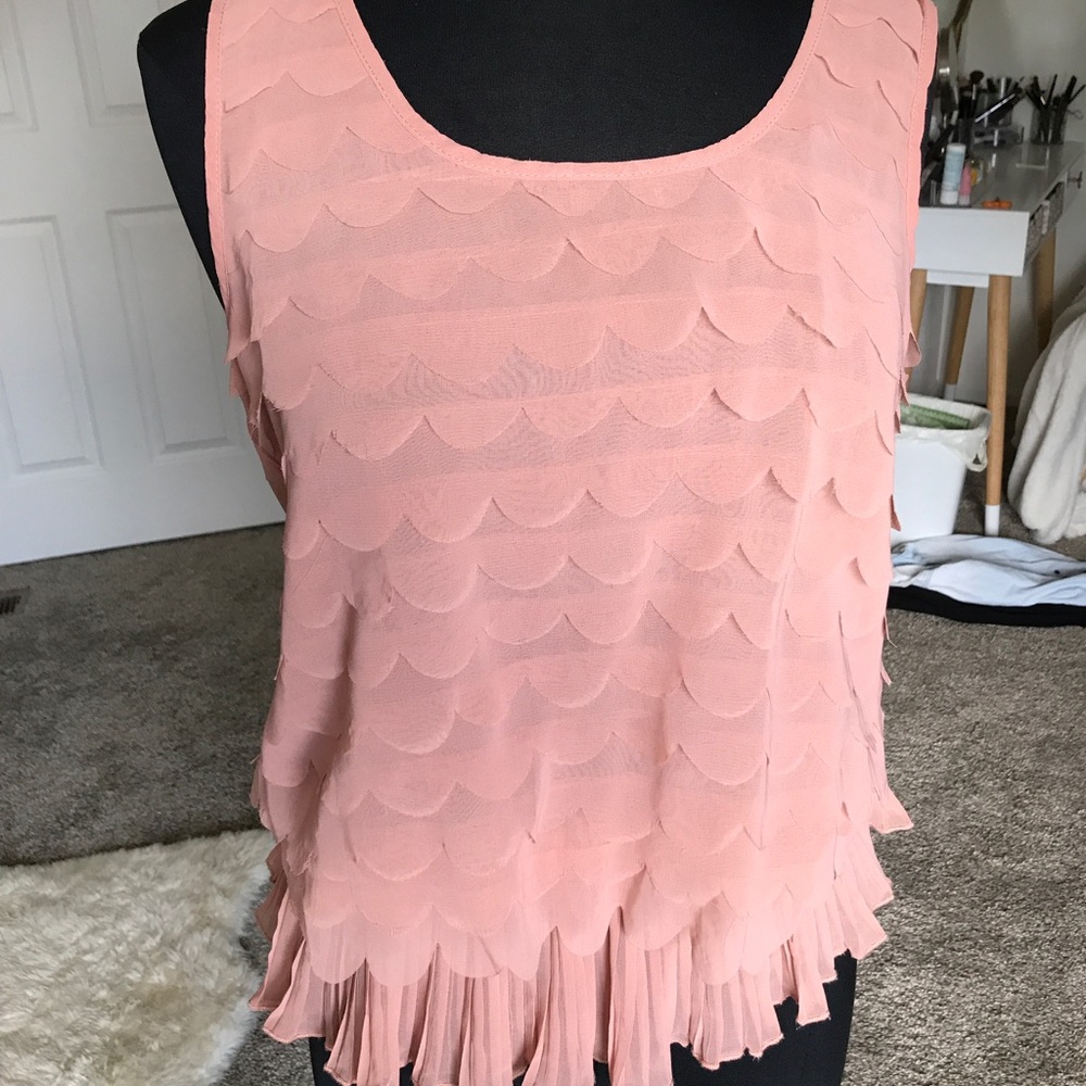 Flowey sclloped top