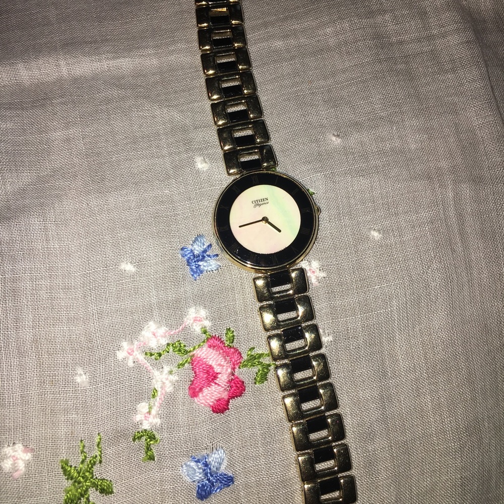 CITIZENS Ladies Dress Watch 💃🏼 18K Gold w/Black