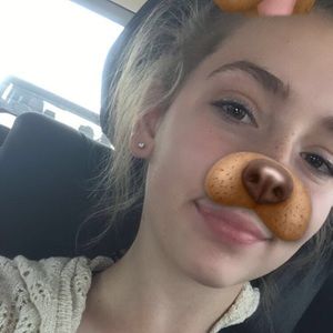 Meet your Posher, Ayla