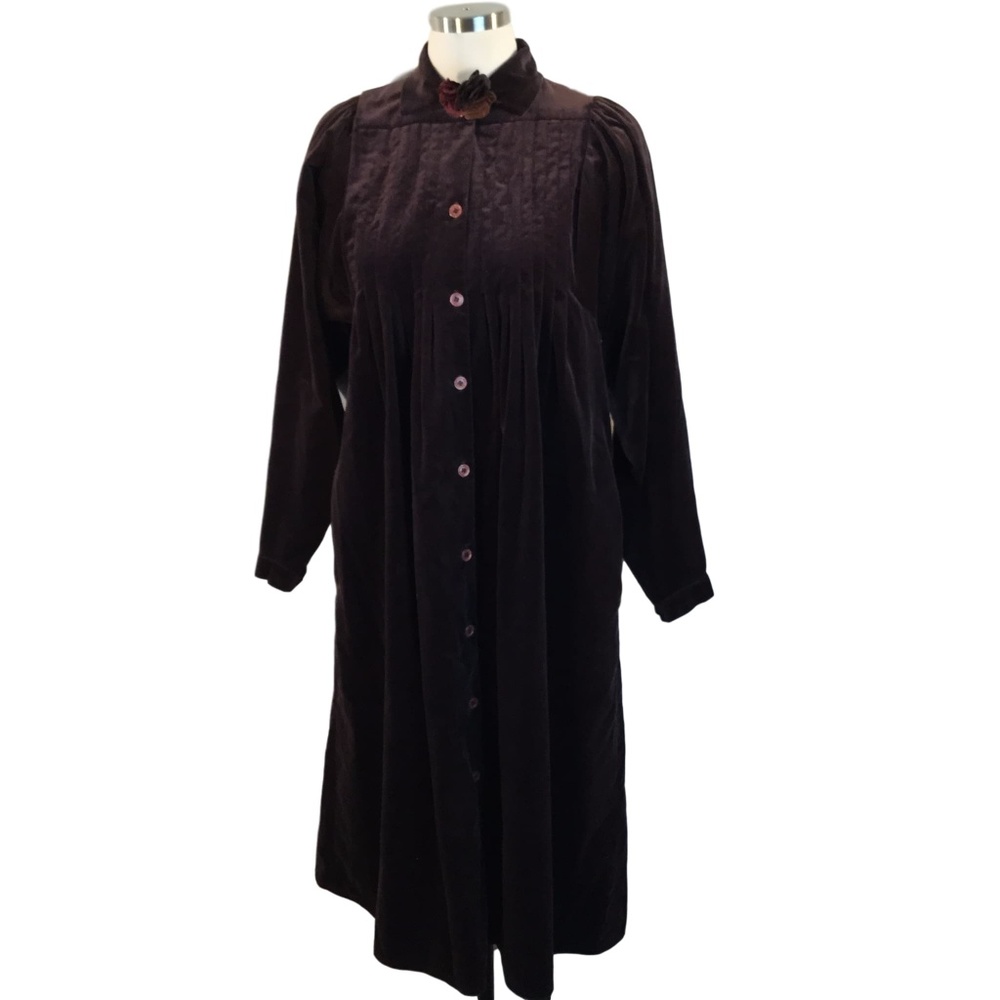 Jenni & Lizzi Eggplant Velvet Button Front Dress M