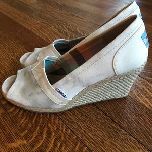 Toms wedges
