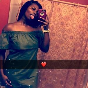 Meet your Posher, Alexia