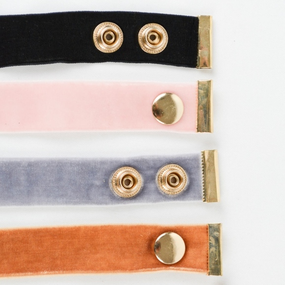 Black Velvet Choker - Picture 2 of 2