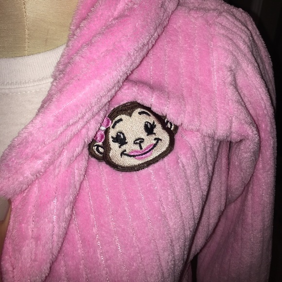 robe - Picture 2 of 5