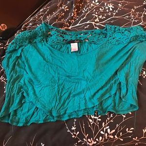 Real crop top lace in the back