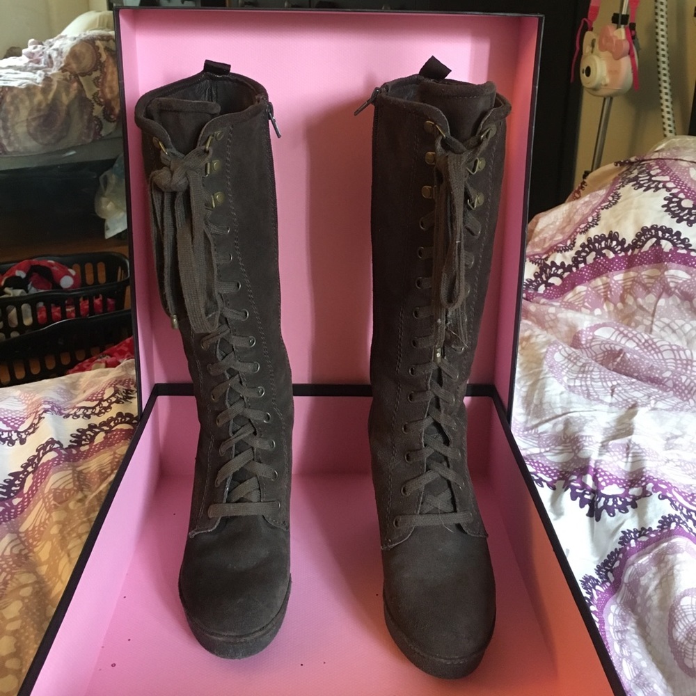 *JUICY COUTURE* dark  Brown Suede boots