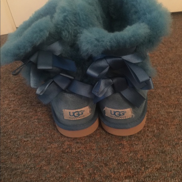 🚨SOLD🚨 Authentic Ugg boots sz 2 - Picture 3 of 8