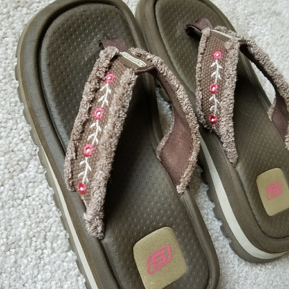 Skechers flip-flops