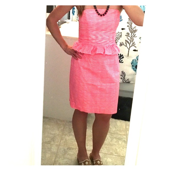 Lilly Pulitzer Dresses & Skirts - Lilly Pulitzer pink peplum strapless dress