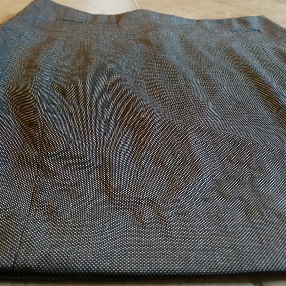 Express | Grey Business Pencil Skirt - Picture 4 of 8