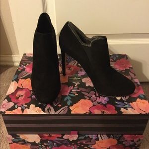 **Price Drop**Nine West Nutcracker Dress Booties