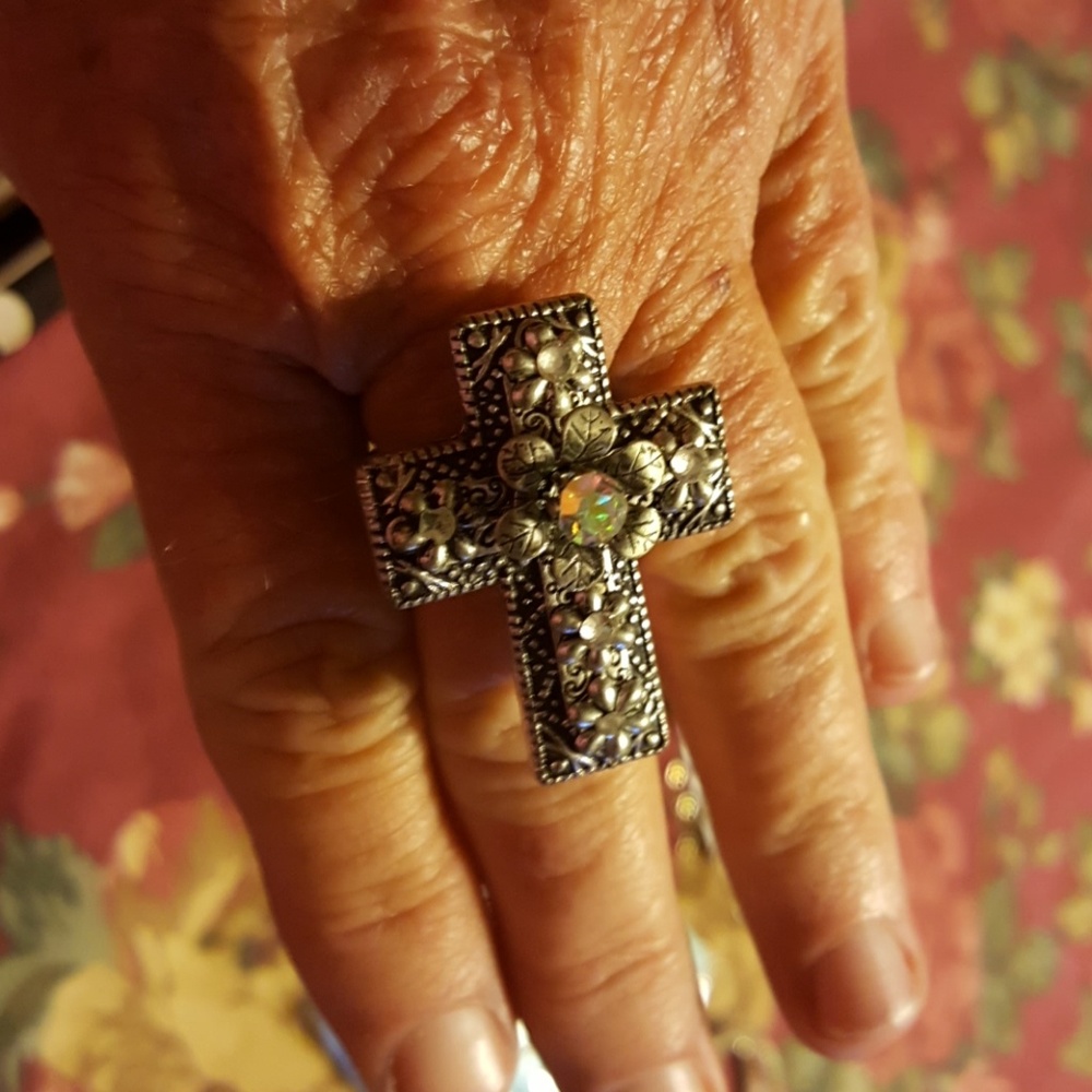 Cross Ring - Picture 3 of 3