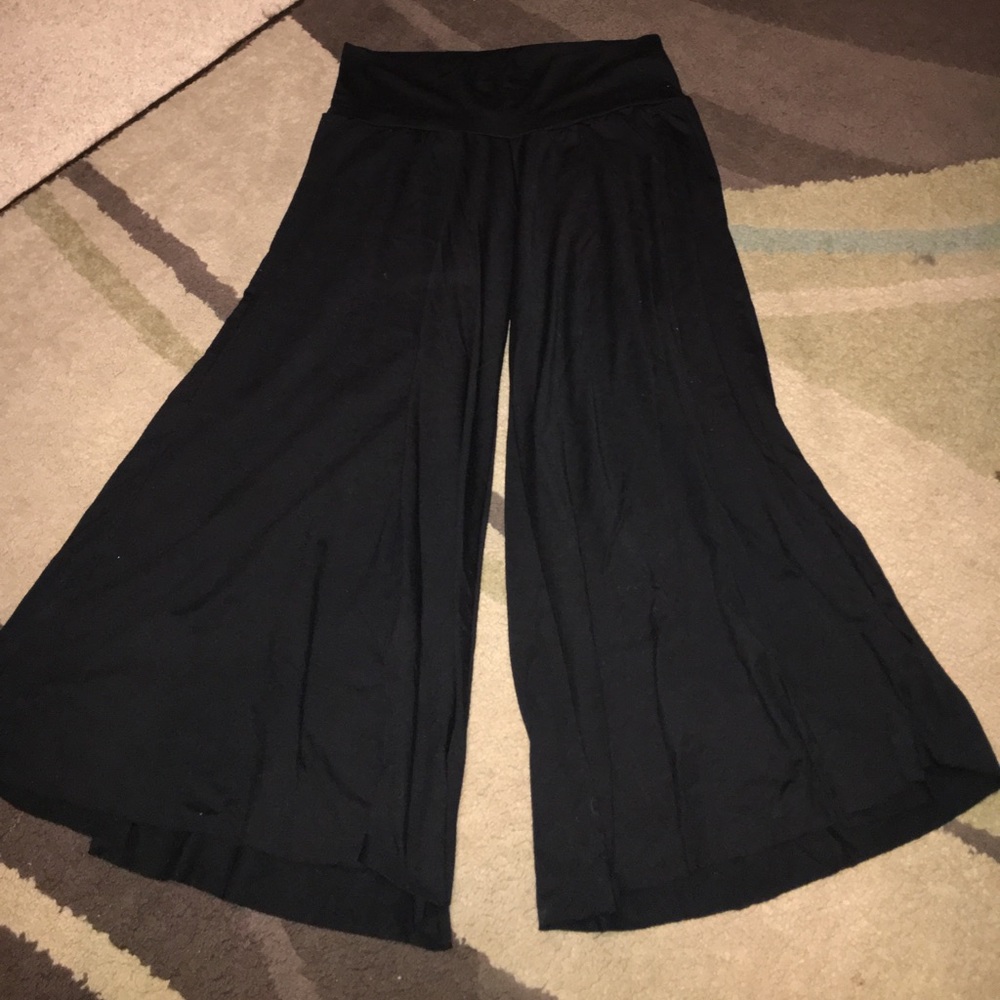 black capri yoga pants