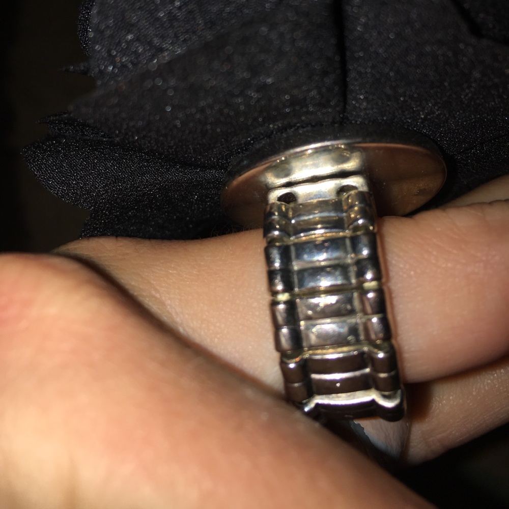 ring - Picture 2 of 4
