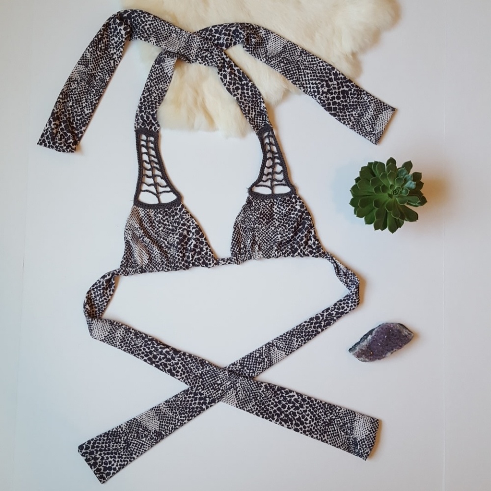 Acacia bikini top   WILL TRADE