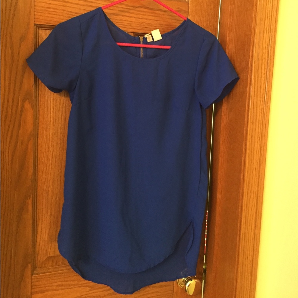 Blue thin material shirt kind of royal blue