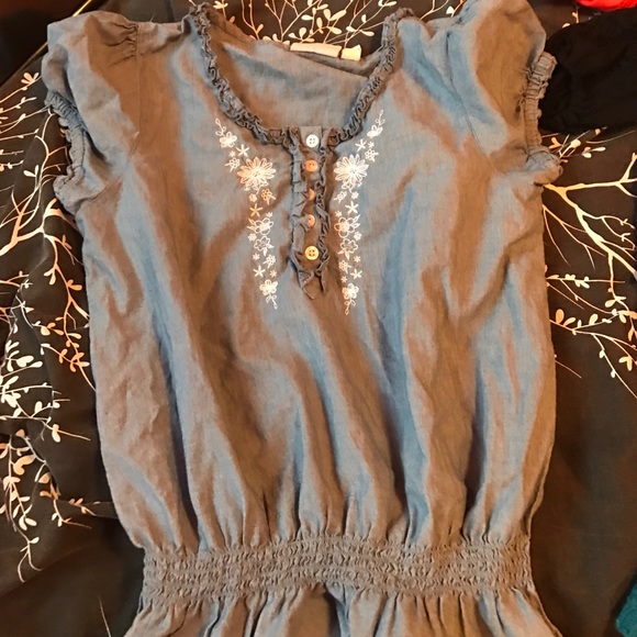 Blue jean short sleeve w white flowers - Picture 1 of 1