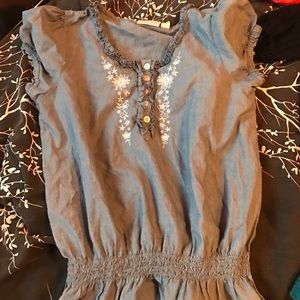 Blue jean short sleeve w white flowers