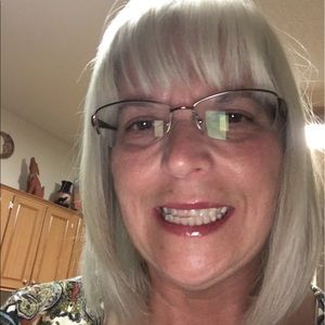 Meet your Posher, Debra