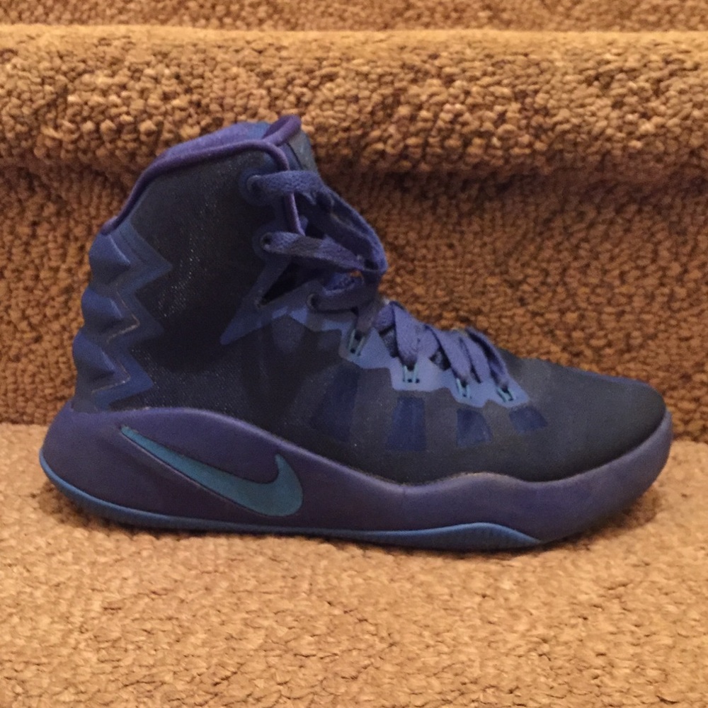 Nike Hyperdunk size 6.5