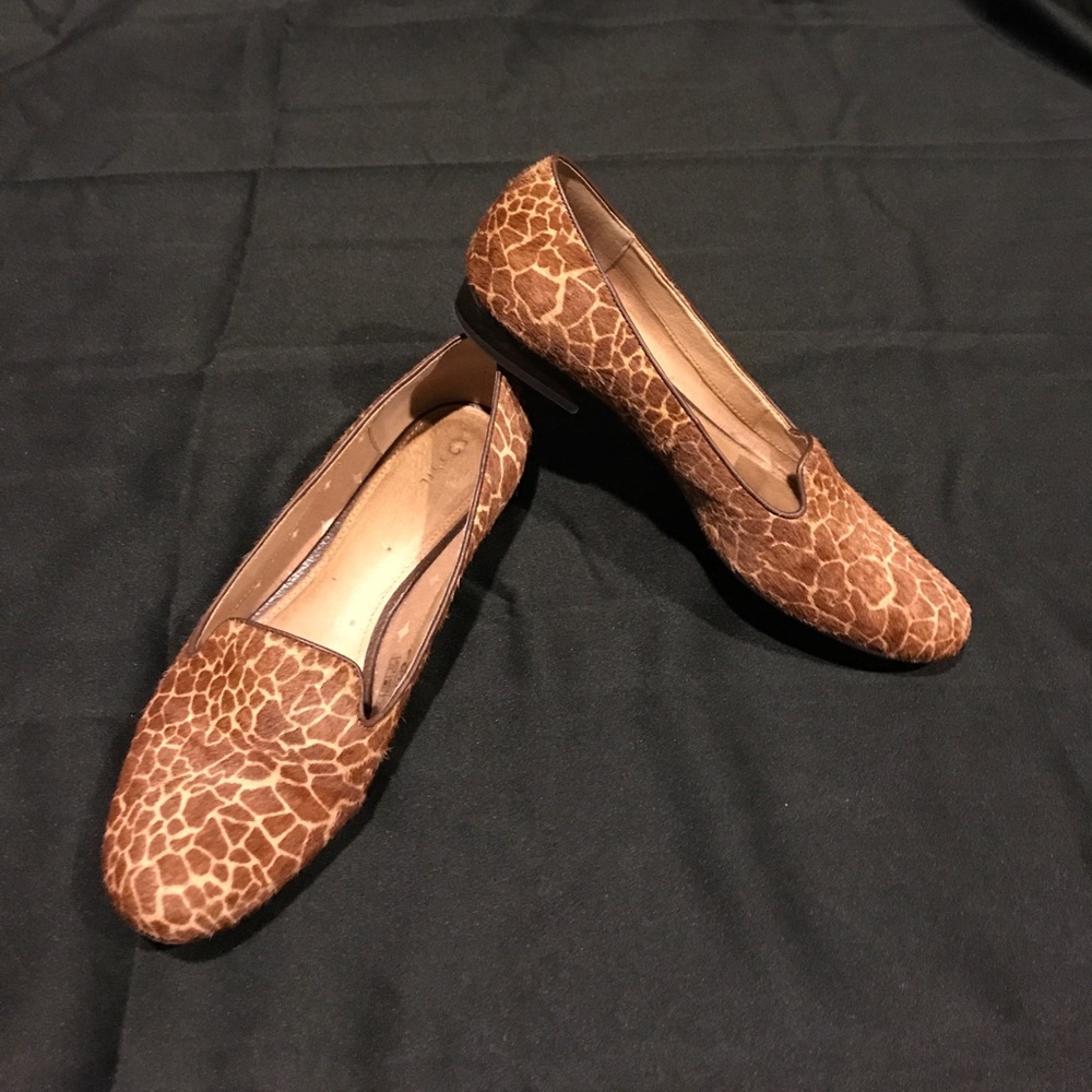 Fossil Giraffe print flats