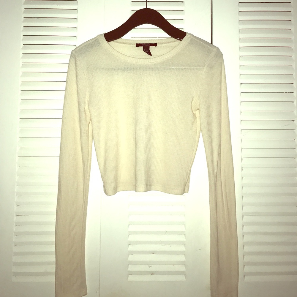 🌟CREAM LONG SLEEVE CROP TOP🌟