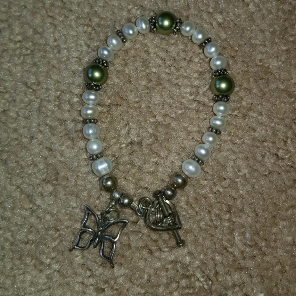 Ivory and green bracelet