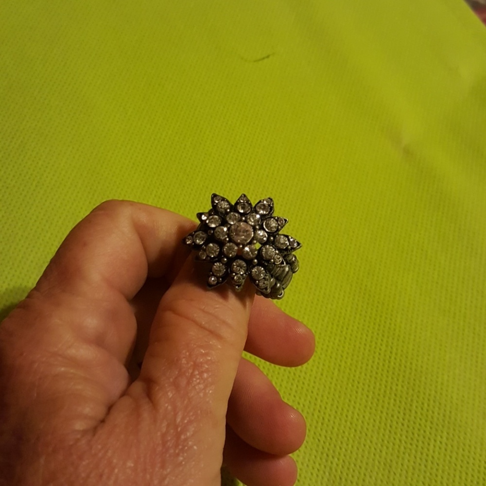 Stretch band ring