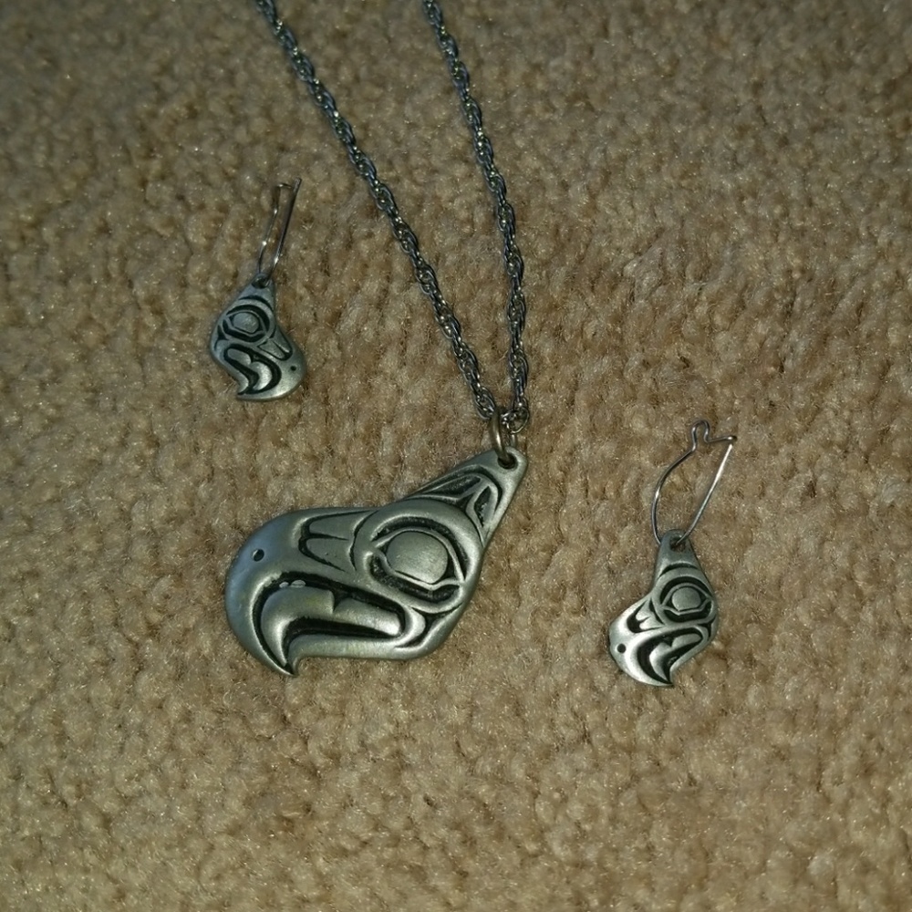 Grey and black necklace and earring pair