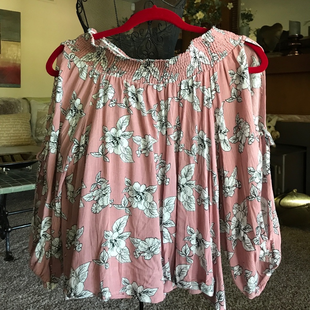 Off the shoulder adorable shirt