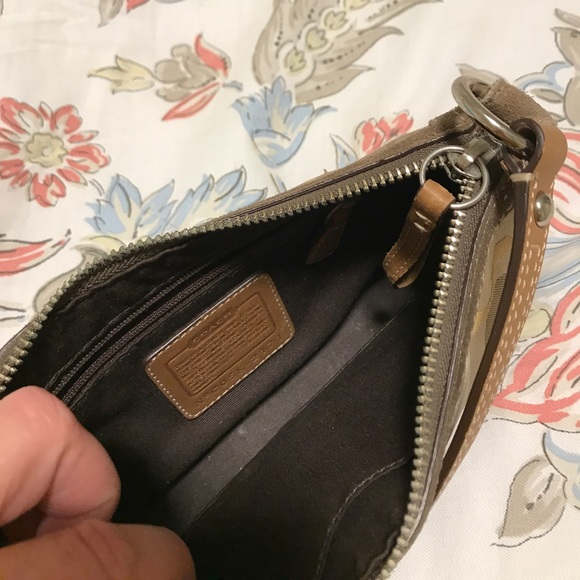 Signature Coach shoulder bag! - Picture 3 of 4