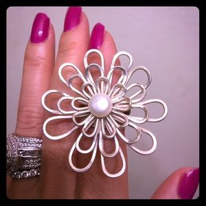 💯 silver and fresh water pearl ring .