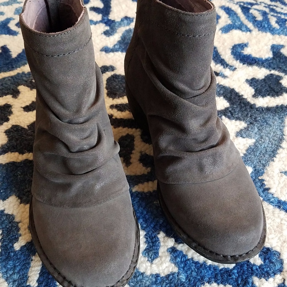NWOB Dansko Arisa Shimmer Suede Size 36