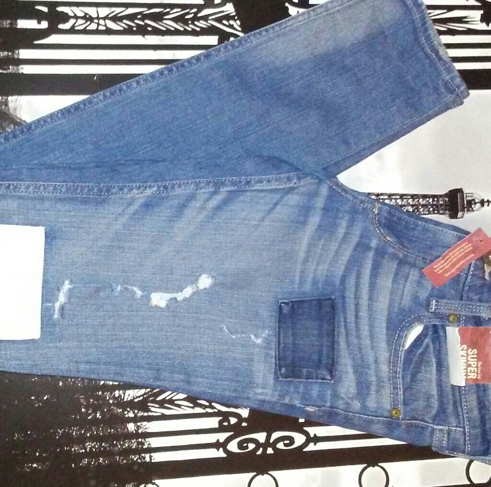 DISTRESSED PATCHWORK JEANS - Picture 2 of 4
