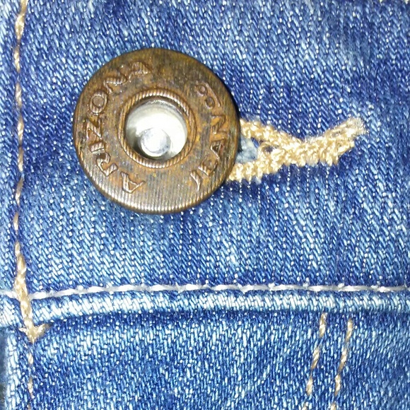 DISTRESSED PATCHWORK JEANS - Picture 3 of 4