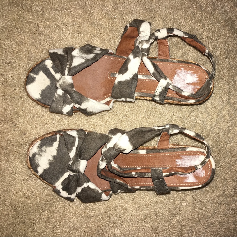Green and white wedges