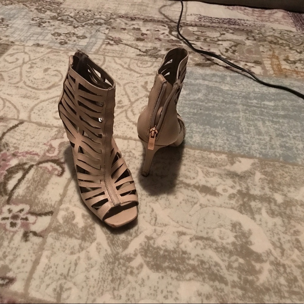 Heels - Picture 3 of 8