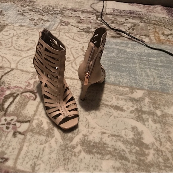 Heels - Picture 3 of 8