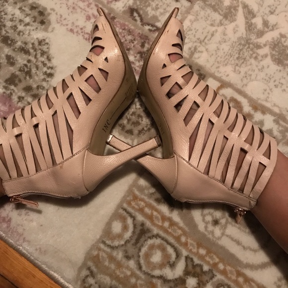 Heels - Picture 4 of 8