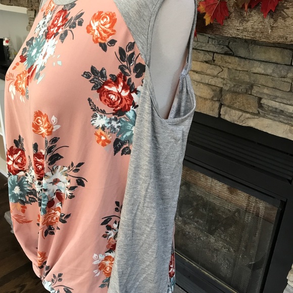floral  print cold shoulder - Picture 4 of 5