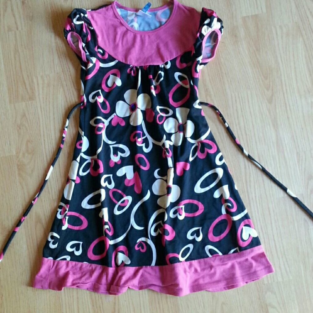 Girl's flowers and hearts dress