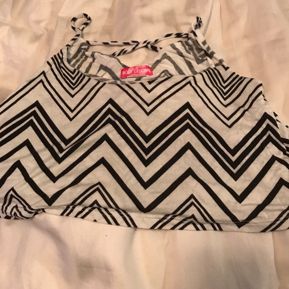 Black and white crop top - Picture 1 of 2