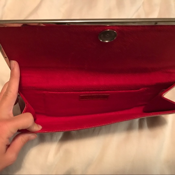 Red clutch purse - Picture 3 of 3