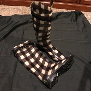 Lauren Ralph Lauren Rain booths