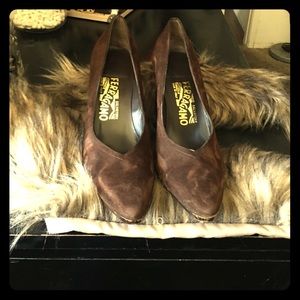 Brown ferragamo heels( brown suede)