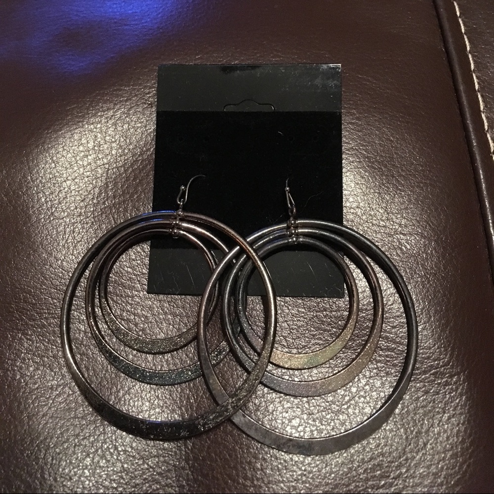 Nice Pierced Earrings - Picture 1 of 3