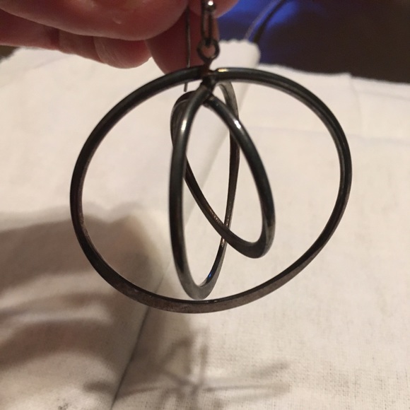 Nice Pierced Earrings - Picture 2 of 3