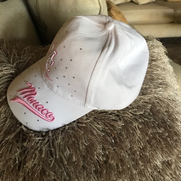 White hat - Picture 2 of 4