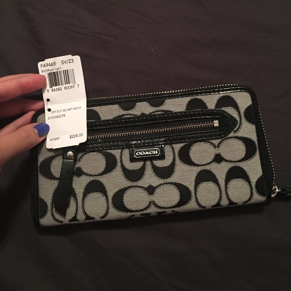 Coach Wallet - Picture 1 of 3